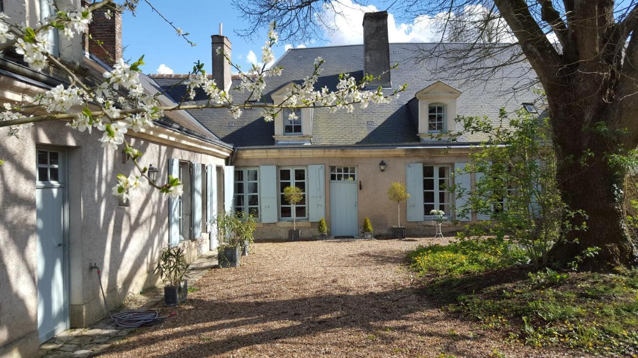 La Maison Celadon Prunay-Cassereau Exterior photo